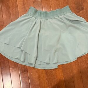 Lululemon green skort size 4